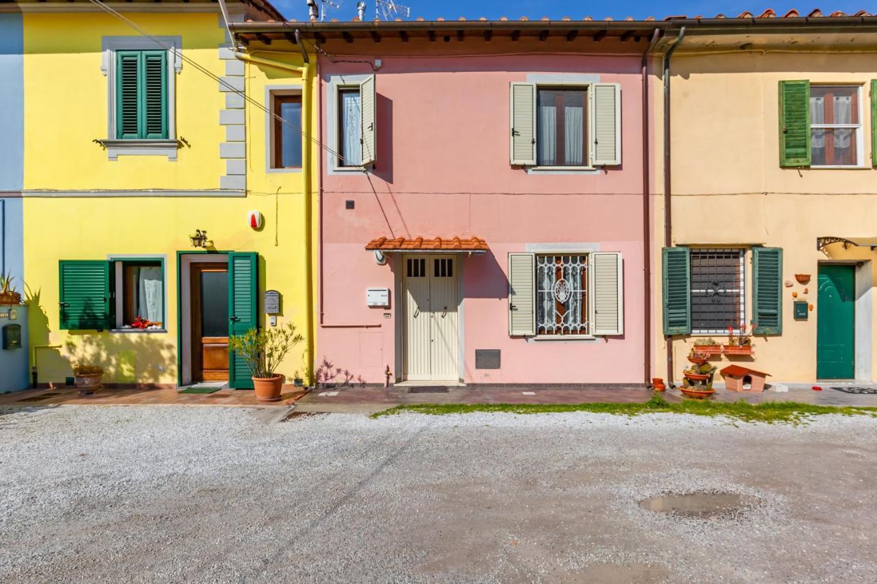 Pisa Airport Comfy Apartment - Private Parking Exterior foto